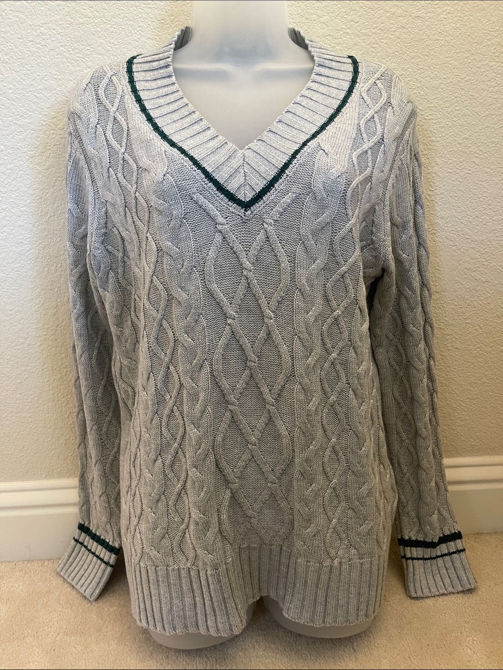 Classic and Preppy Cable Knit V-Neck Sweater with Contrast Trim - Light Gray